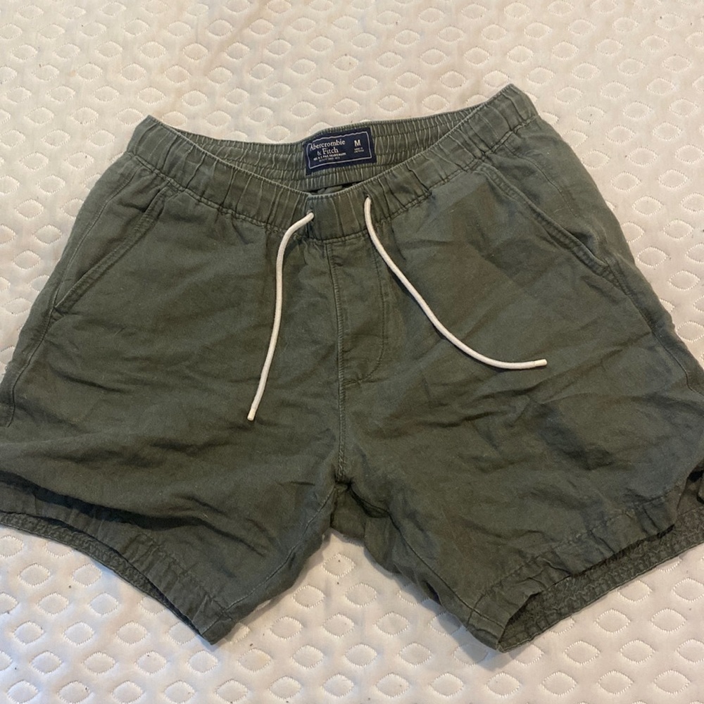 Abercrombie & Fitch green shorts.